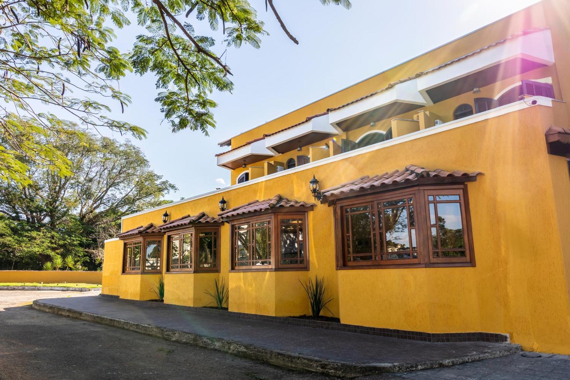 Rainha Da Mata Penedo (Rio de Janeiro)